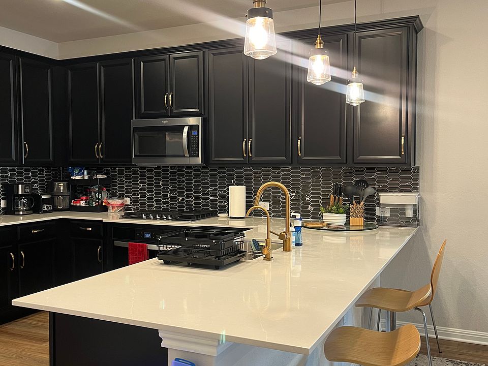 very equipped kitchen