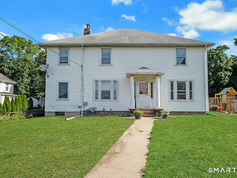 2743 Boston Post Rd — Photo 1