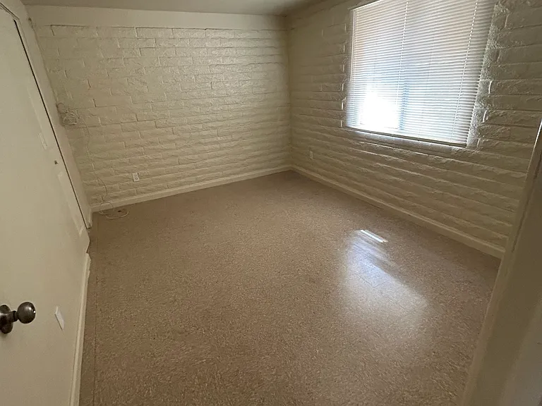 4650 S Martin Ave — Photo 13