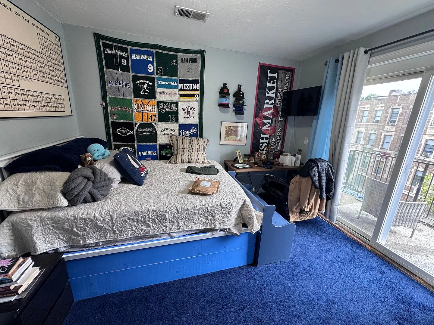 No Broker Fee! Recently Updated 5 Bed/2 Bath With Central Air — Photo 4