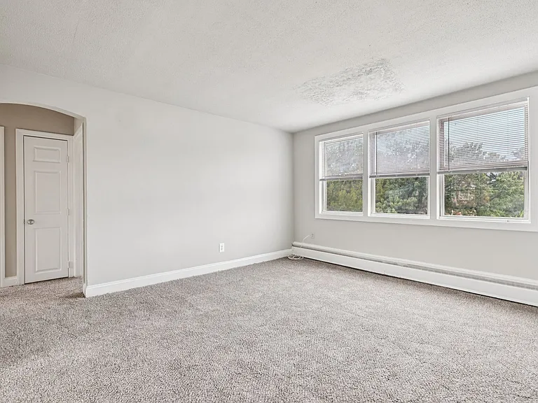 Oaklee Village Apartments — Photo 61