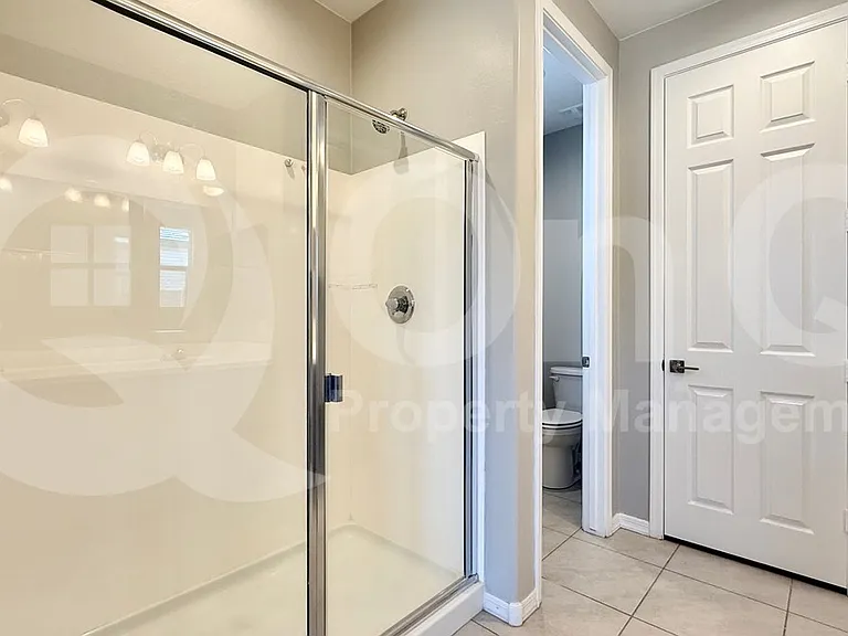 15711 W Monroe St — Photo 16