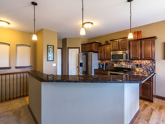 2nd image of 605 Fisher Trl