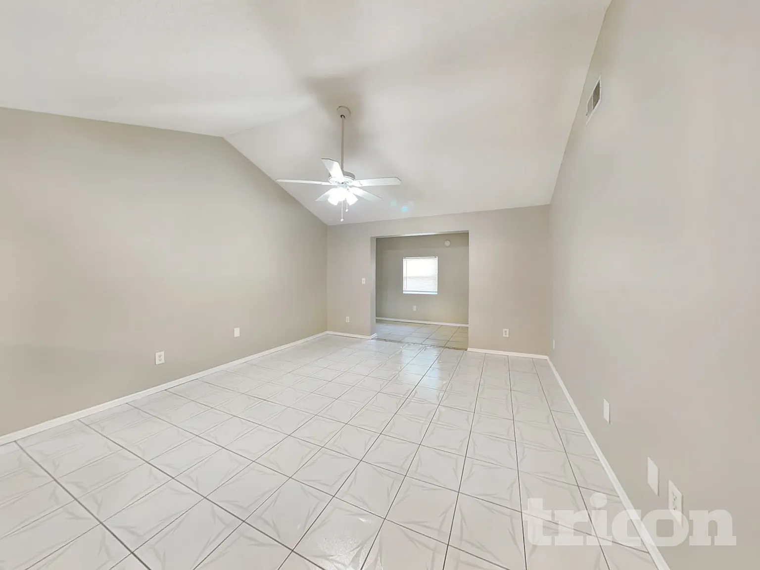 10217 Carriage Glen Court Tampa FL — Photo 2