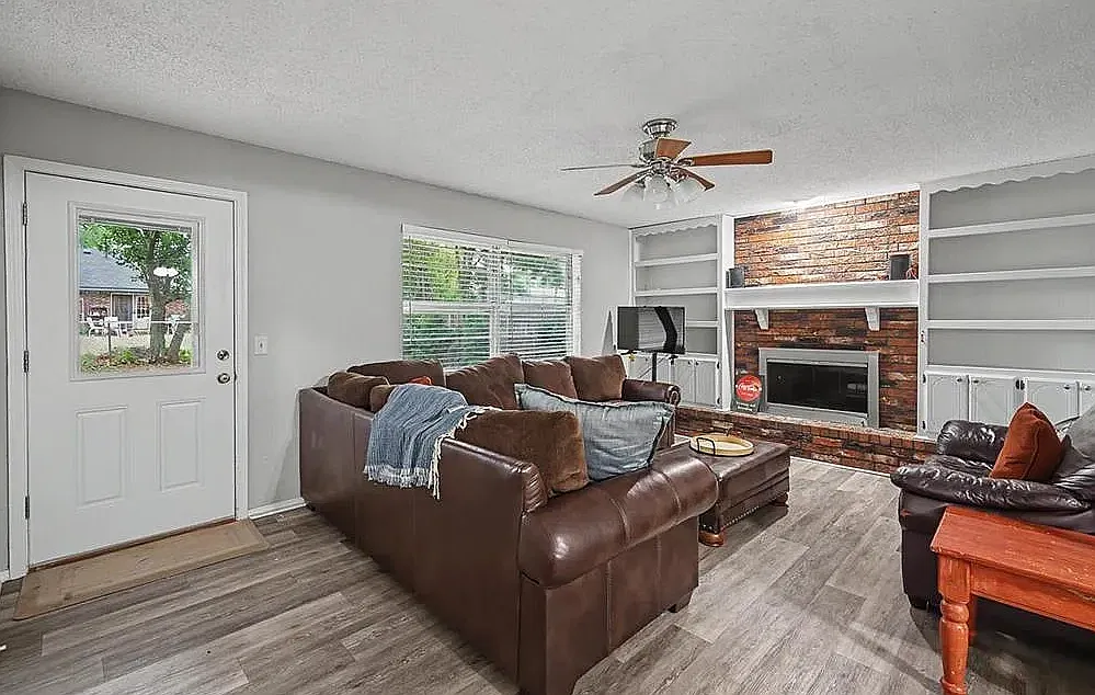 4 bed, 1400 sqft, $2,200 — Photo 4