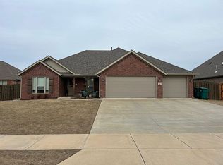 440 Frizzo St, Springdale, AR 72762