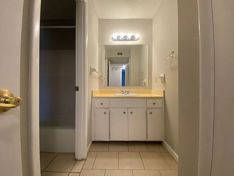 323 Forest Park Rd — Photo 12