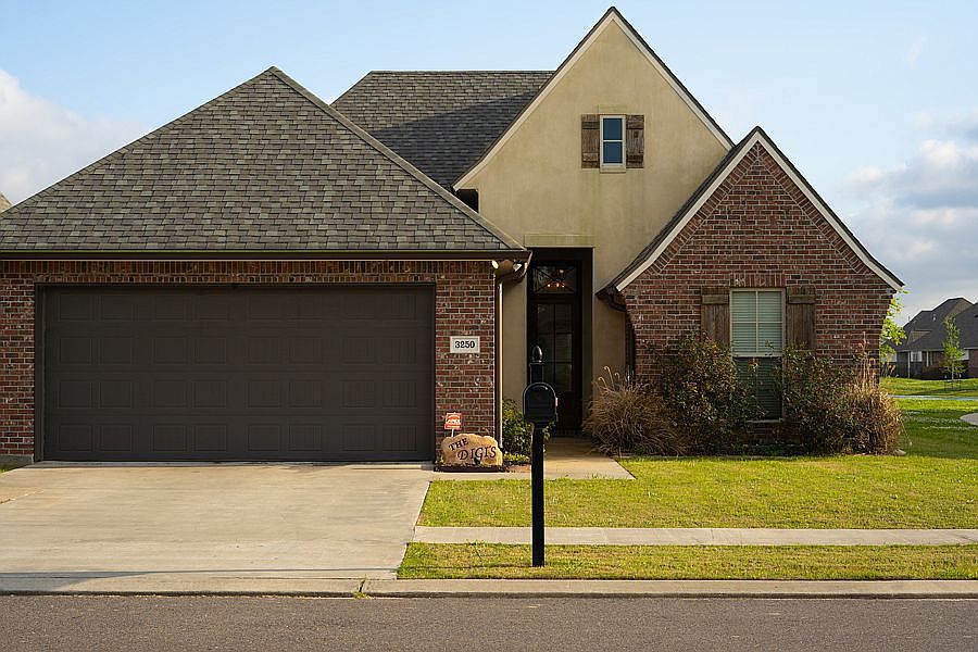 1st image of 3250 Fairwood Ln #L
