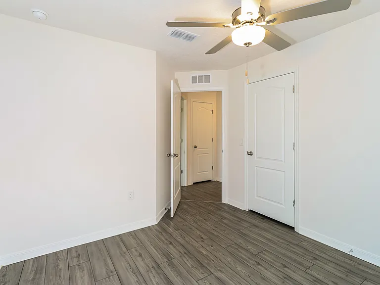 250 Catalonia Ave NW — Photo 17