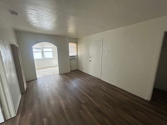 2nd image of 1340 N Linden Ave Unit 9