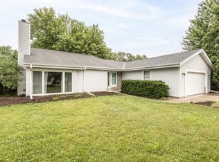 9232 S Oak Creek Ct, Franklin, WI 53132