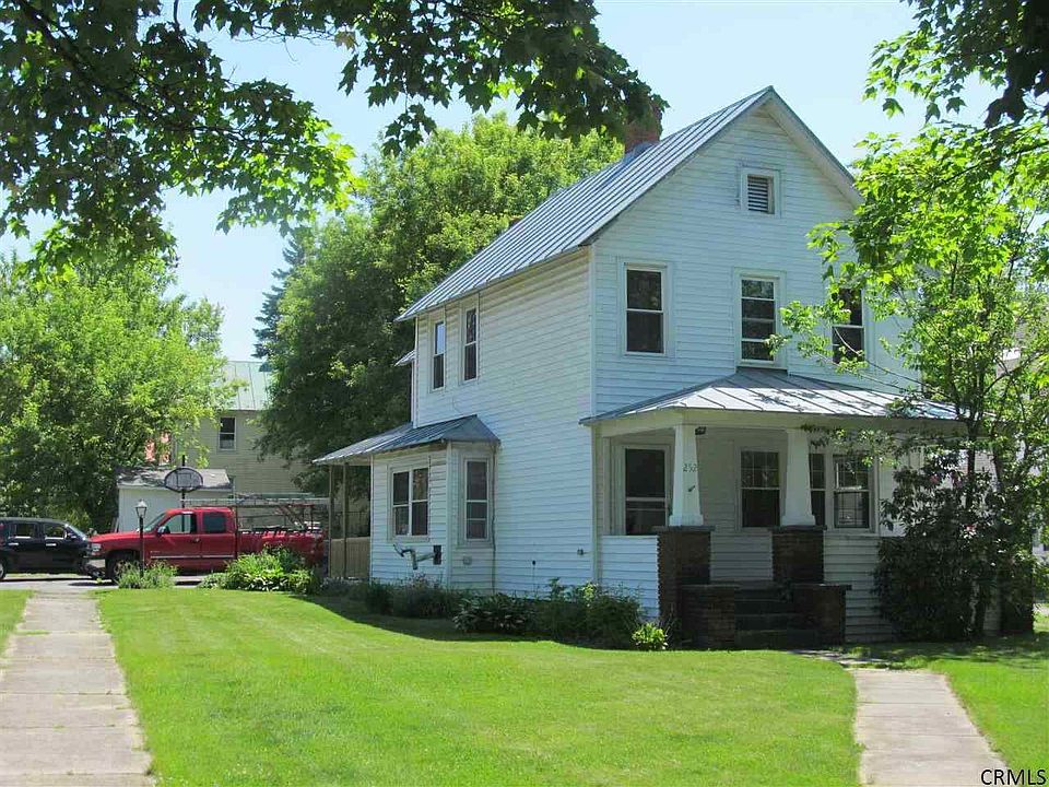 1st image of 252 Grand Ave