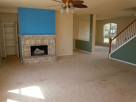 3rd image of 3241 Bent Oak Dr