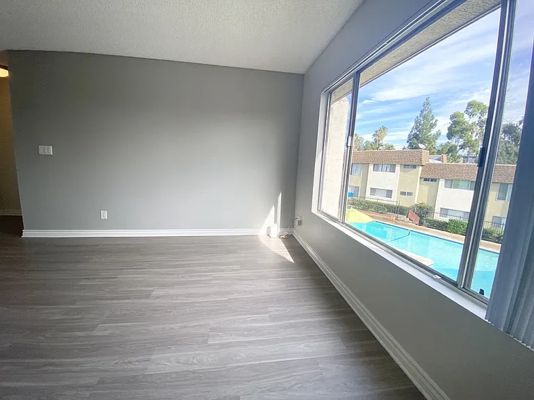 Chateau Woodley Hart Apartments — Photo 22