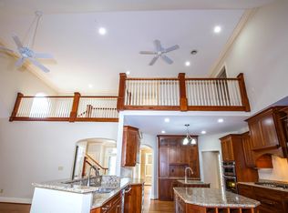 296 S Country Club Rd, Brevard, NC 28712