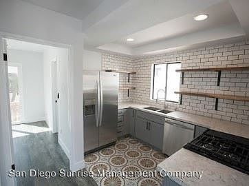 2nd image of 4929 Santa Cruz Ave