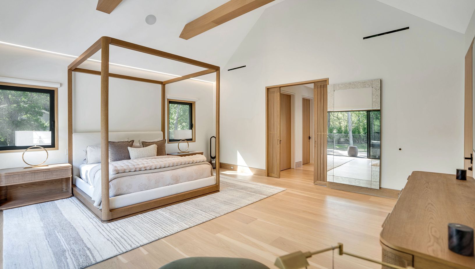  2nd Floor Primary suite - 