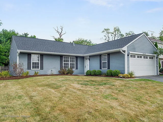 30W220 Huntington Dr photo 1