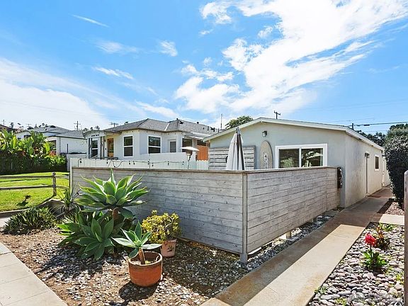 2nd image of 4725 Santa Cruz Ave