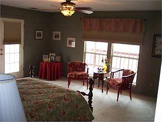 3rd image of 140 Green Valley Ct