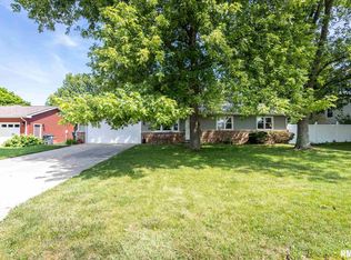 402 James Pkwy, Washington, IL 61571