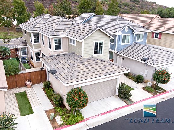 2nd image of 205 Vineyard Ct