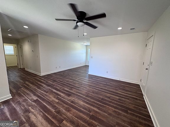 3rd image of 207 Preston Ln #A
