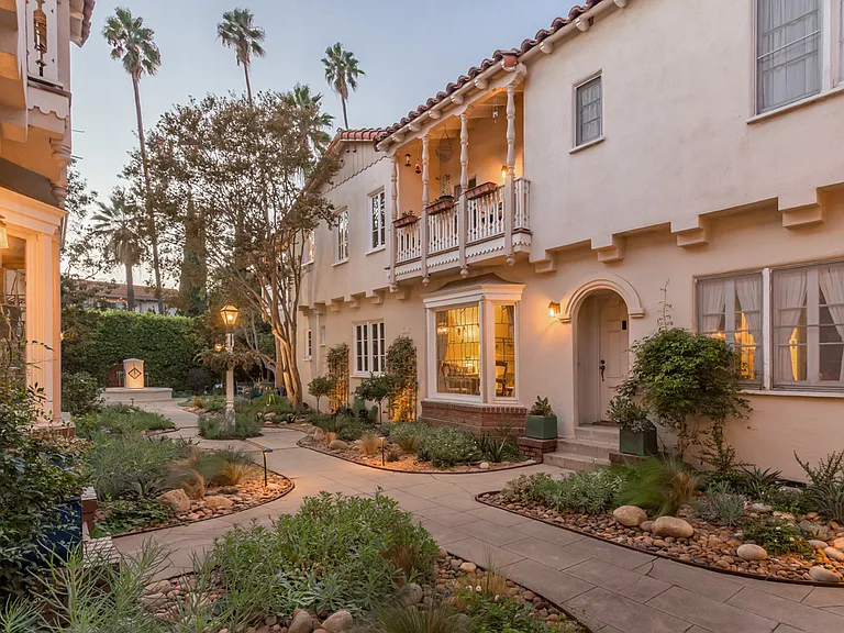 1930 N Rodney Dr #1934 — Photo 3