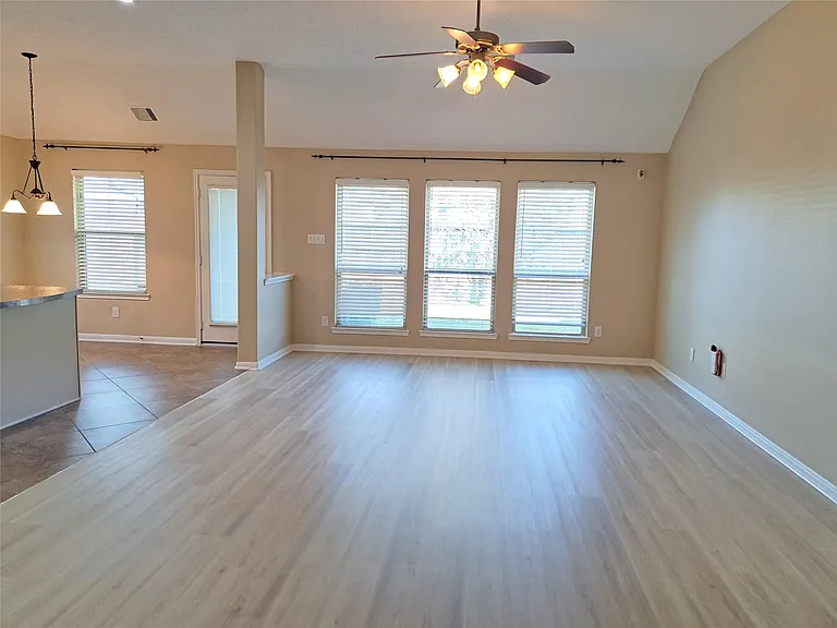 21910 Cascade Hollow Ln — Photo 9