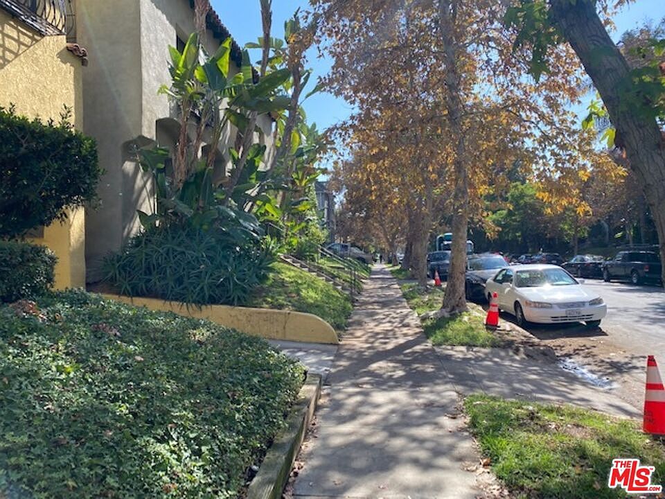 1st image of 444 N Sycamore Ave APT 2