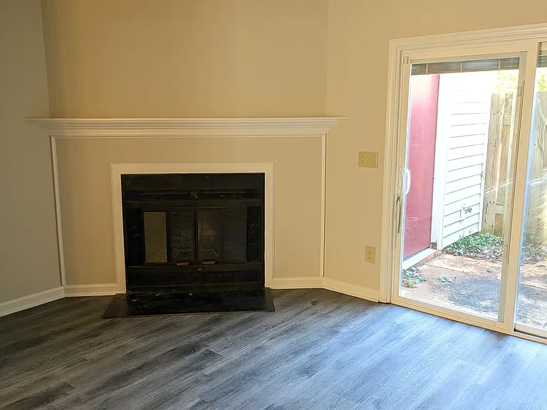 2753 Cottage Pl — Photo 15