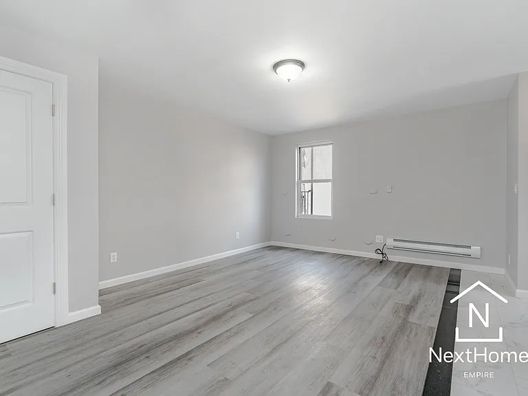 37-14 28th St #2 — Photo 9