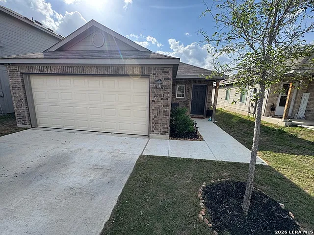 3 bed, 2.0 bath, 1340 sqft, $1,495 — Photo 1