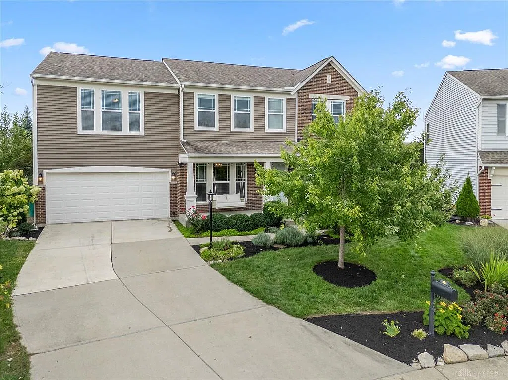 4 bed, 2.5 bath, 4246 sqft, $3,575 — Photo 2