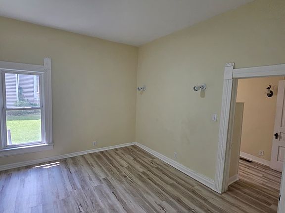 4th image of 900 W Taylor St