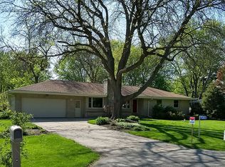W379N5731 Meadowview Rd, Oconomowoc, WI 53066