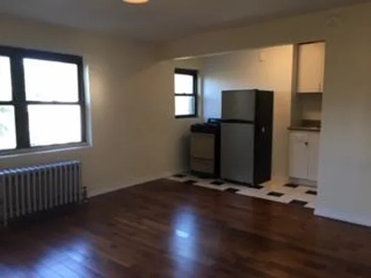 Rented by Besen Partners, LLC | media 22