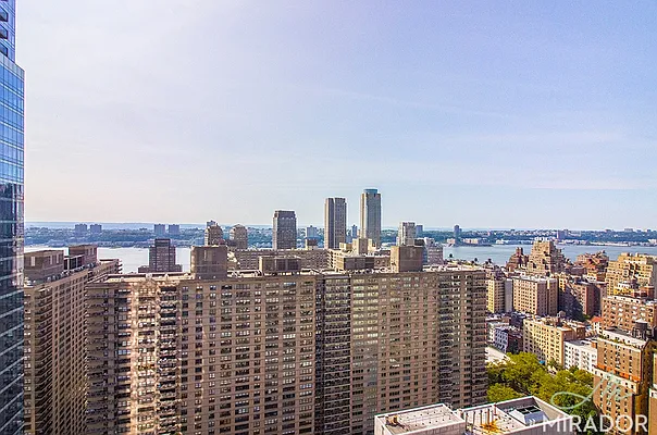 Rented by Mirador Real Estate | media 9