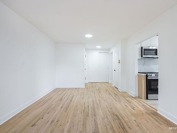 4th image of 599 E 7th St APT 3U