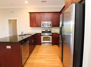 4651 N Greenview Ave APT 303, Chicago, IL 60640