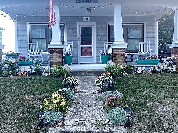 2nd image of 210 Taylor Ave