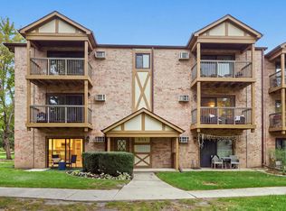831 S Dwyer Ave APT A, Arlington Heights, IL 60005