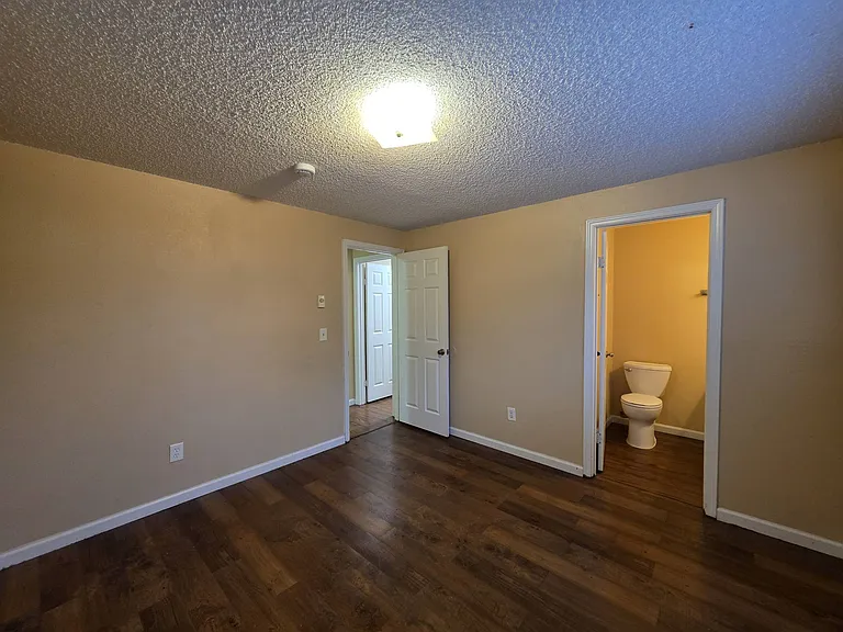 404 Belle Ave #2 — Photo 12