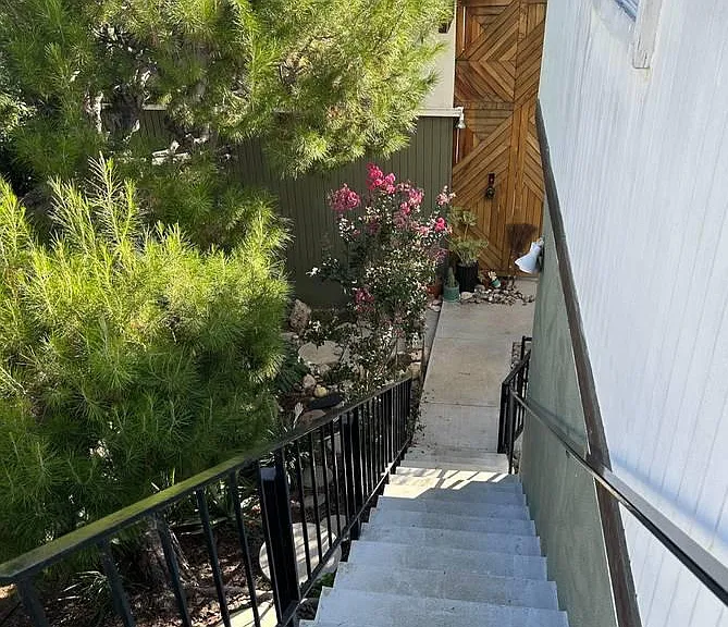 700 Lark Ct #B — Photo 19