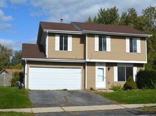 1010 Dover Ln, Aurora, IL 60504