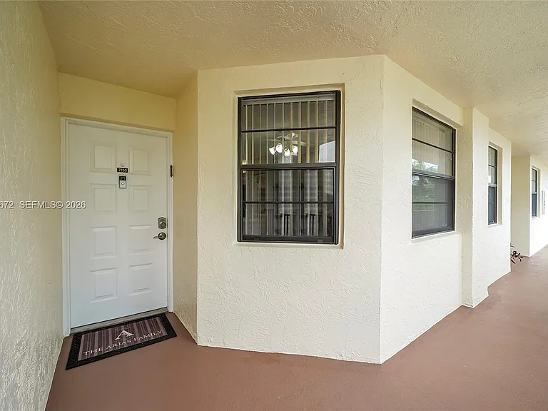 7250 Fairfax Dr #302 — Photo 8