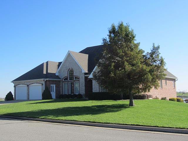 1st image of 2502 Cypress Dr