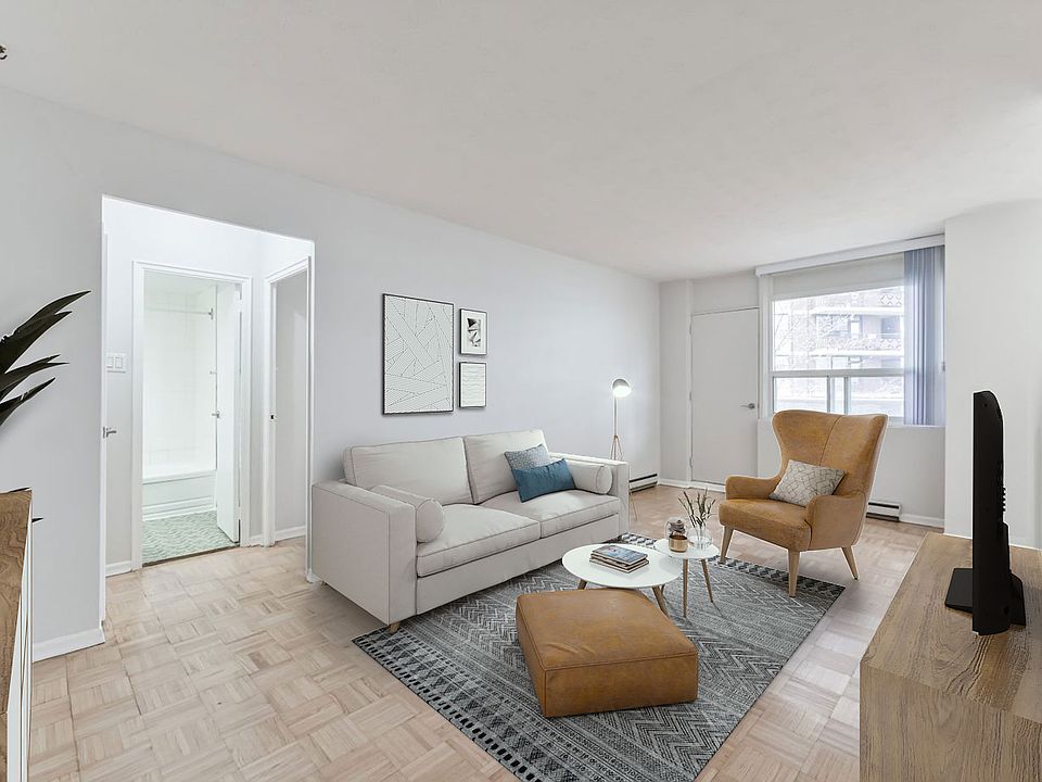 2nd image of 60 Gloucester St #501