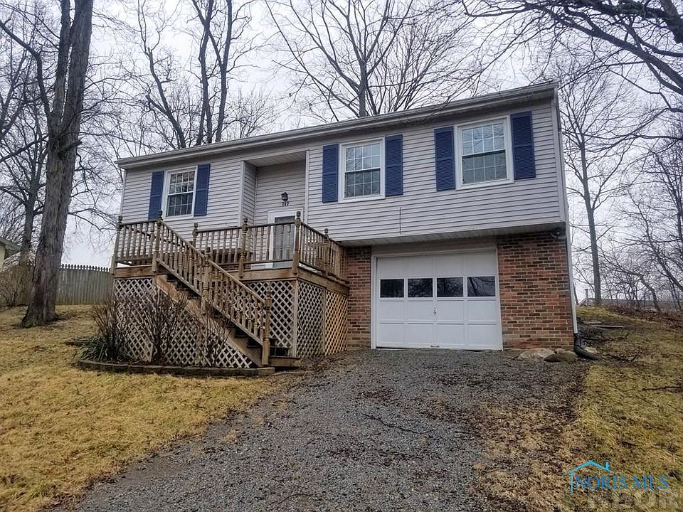 1st image of 949 Winding Hollow Ln