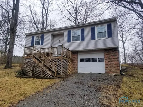 949 Winding Hollow Ln, Upper Sandusky, OH 43351